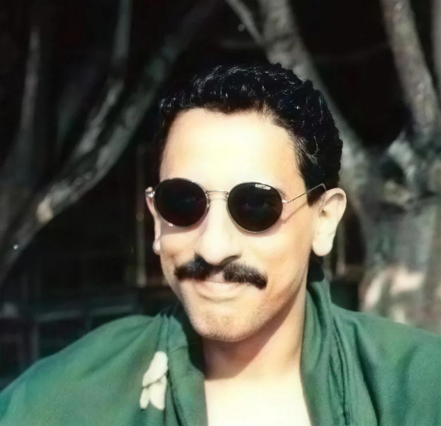 Sakine Meliani in 1994, in sunglasses and a green jacket